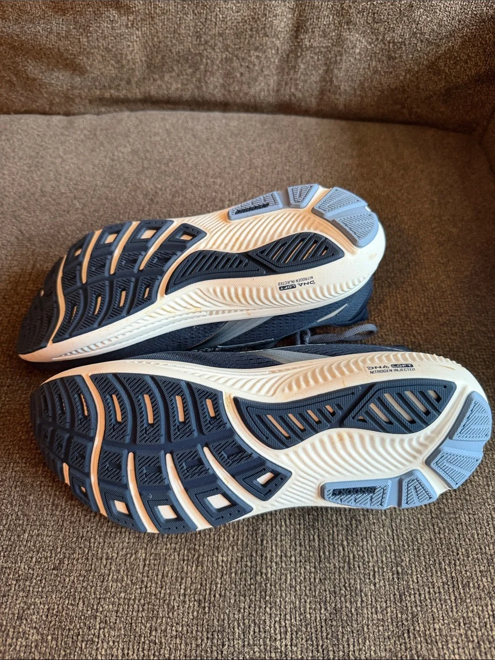 Brooks Ghost 18